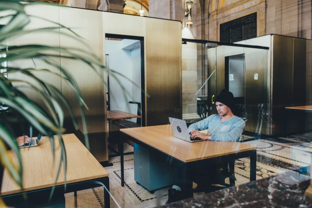 Benefits of webinars — employee training