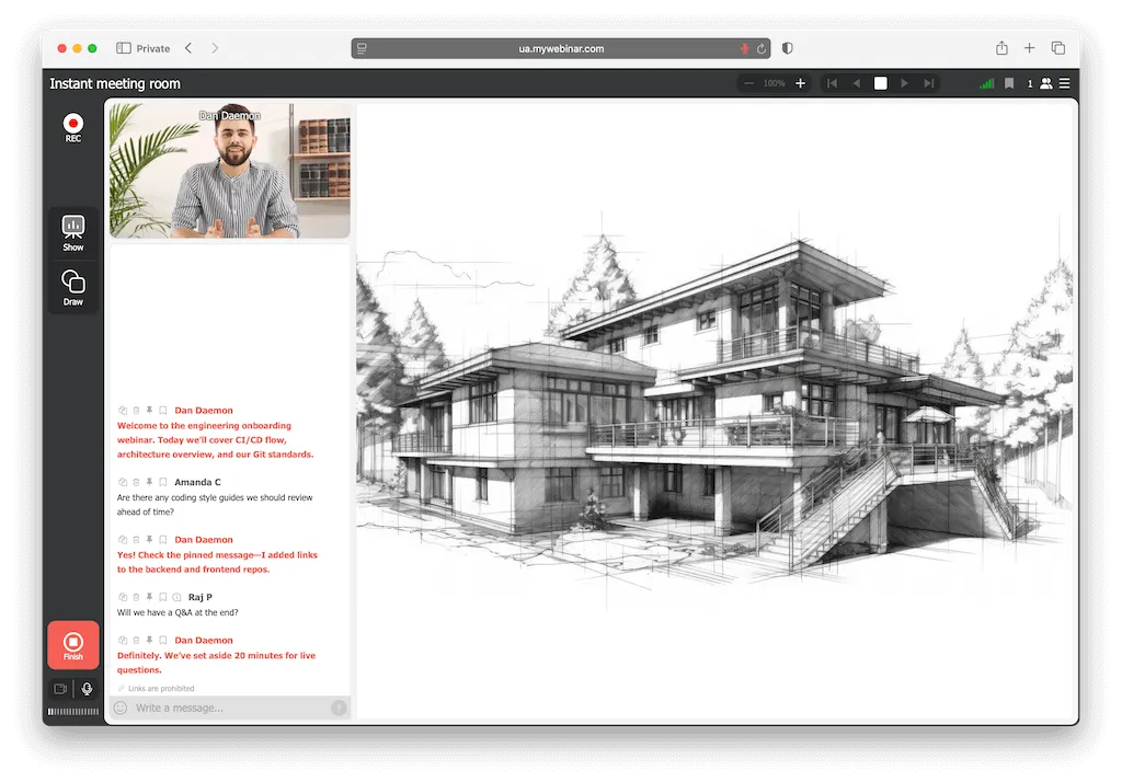 Especialista técnico explicando una interfaz de CAD durante un webinar mientras responde preguntas del equipo a través del chat