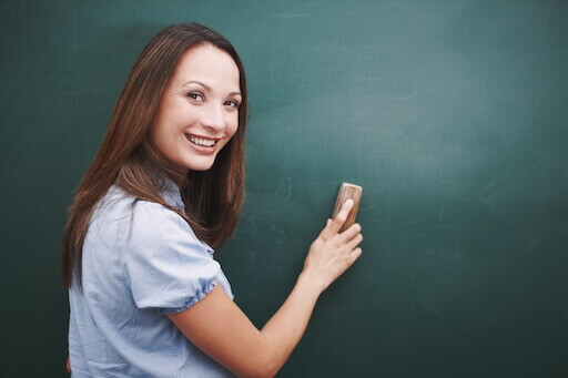 Prowadzący webinar prezentuje asystentów edukacyjnych opartych na AI i rozwiązania automatyzacji w klasie